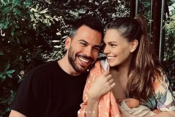 Aslı Enver kızı Elay'ı paylaştı!